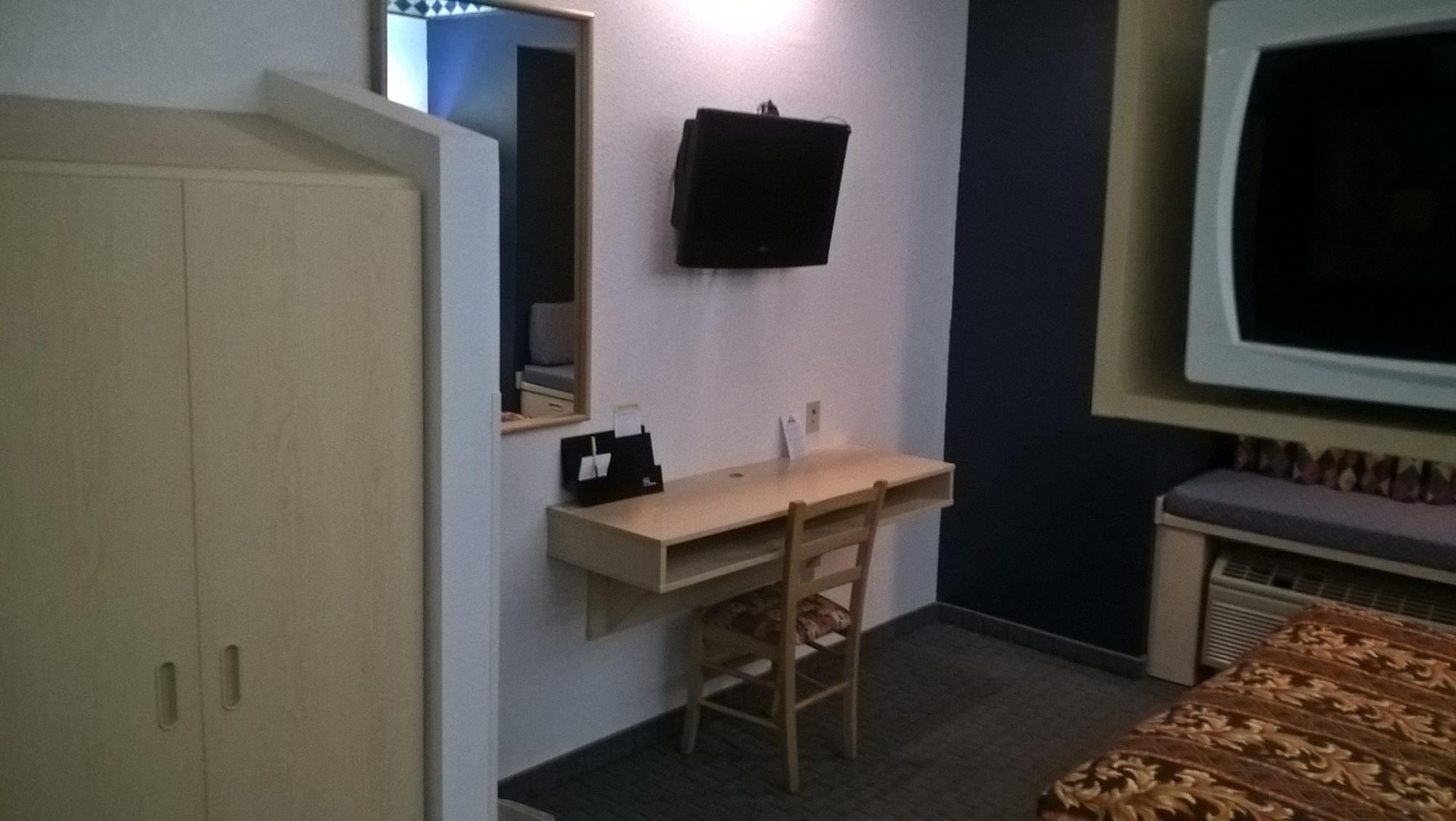 Days Inn & Suites By Wyndham Hutchinson Eksteriør billede