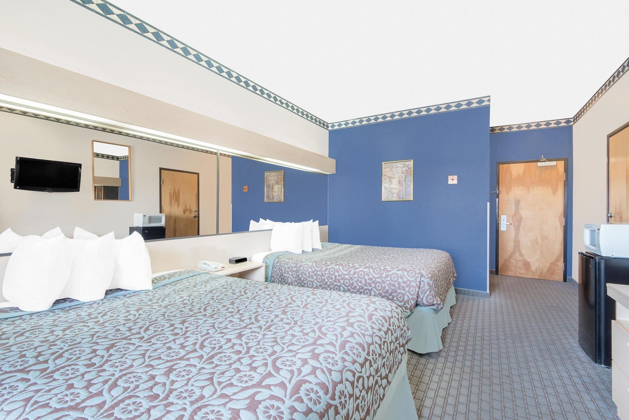 Days Inn & Suites By Wyndham Hutchinson Eksteriør billede