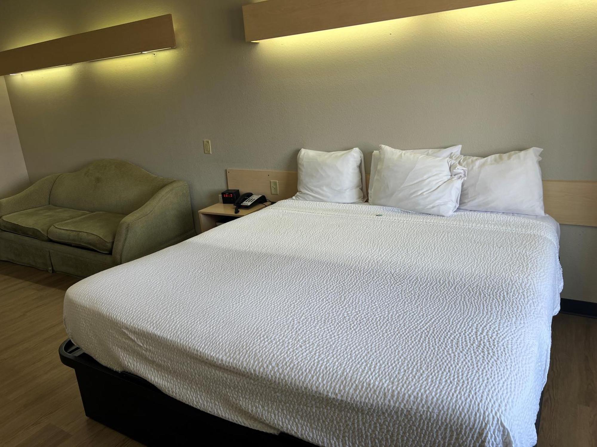 Days Inn & Suites By Wyndham Hutchinson Eksteriør billede