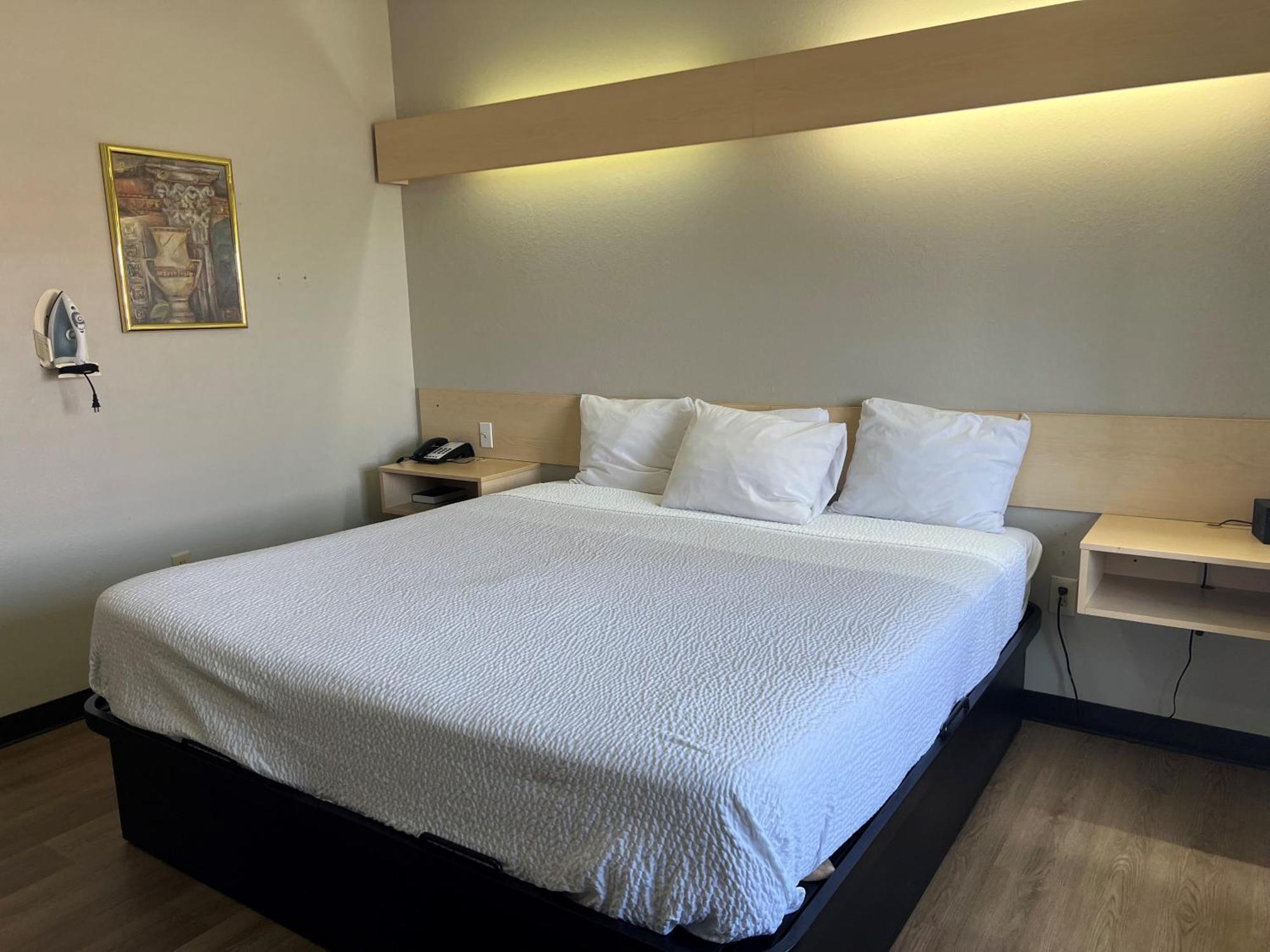 Days Inn & Suites By Wyndham Hutchinson Eksteriør billede