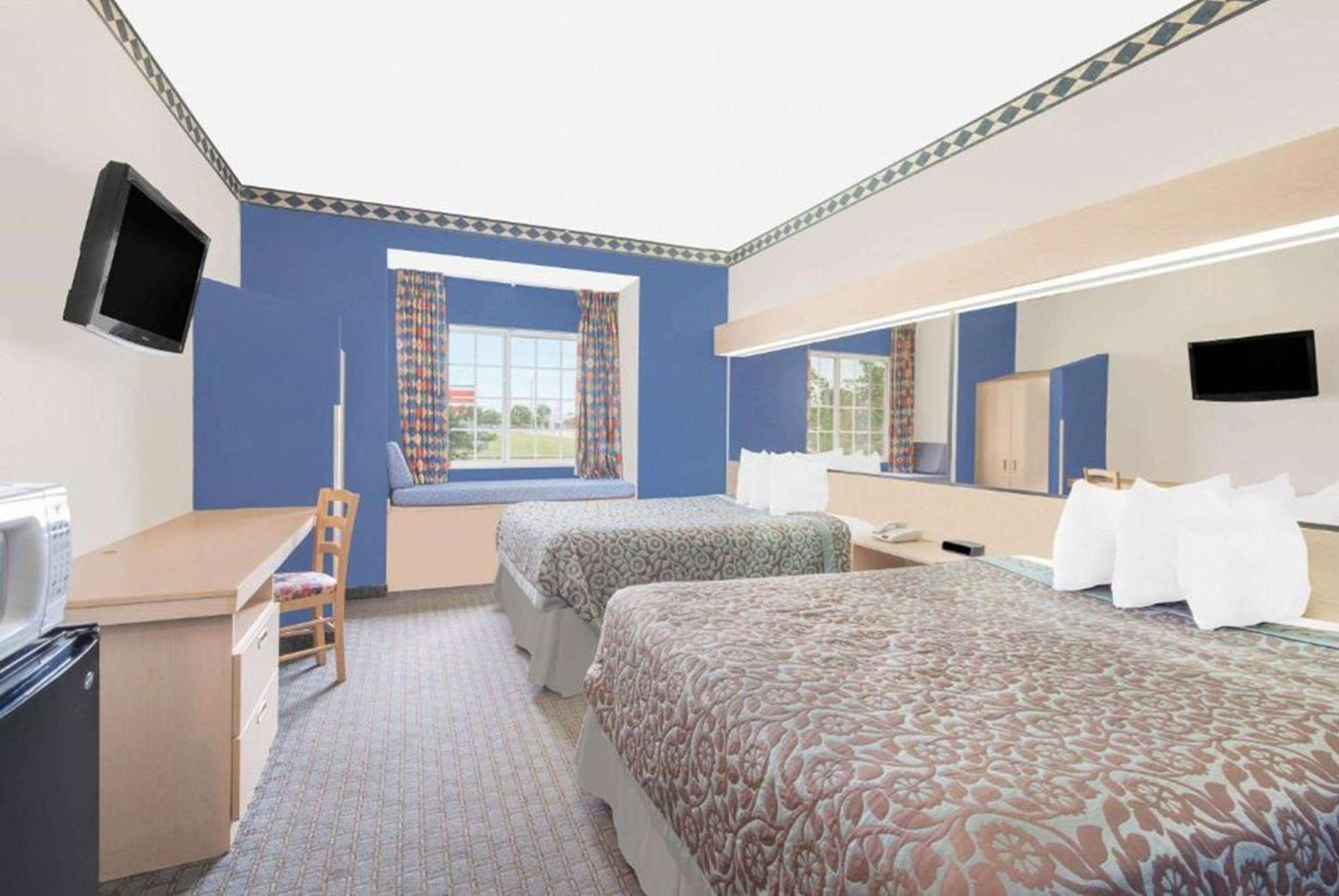 Days Inn & Suites By Wyndham Hutchinson Eksteriør billede