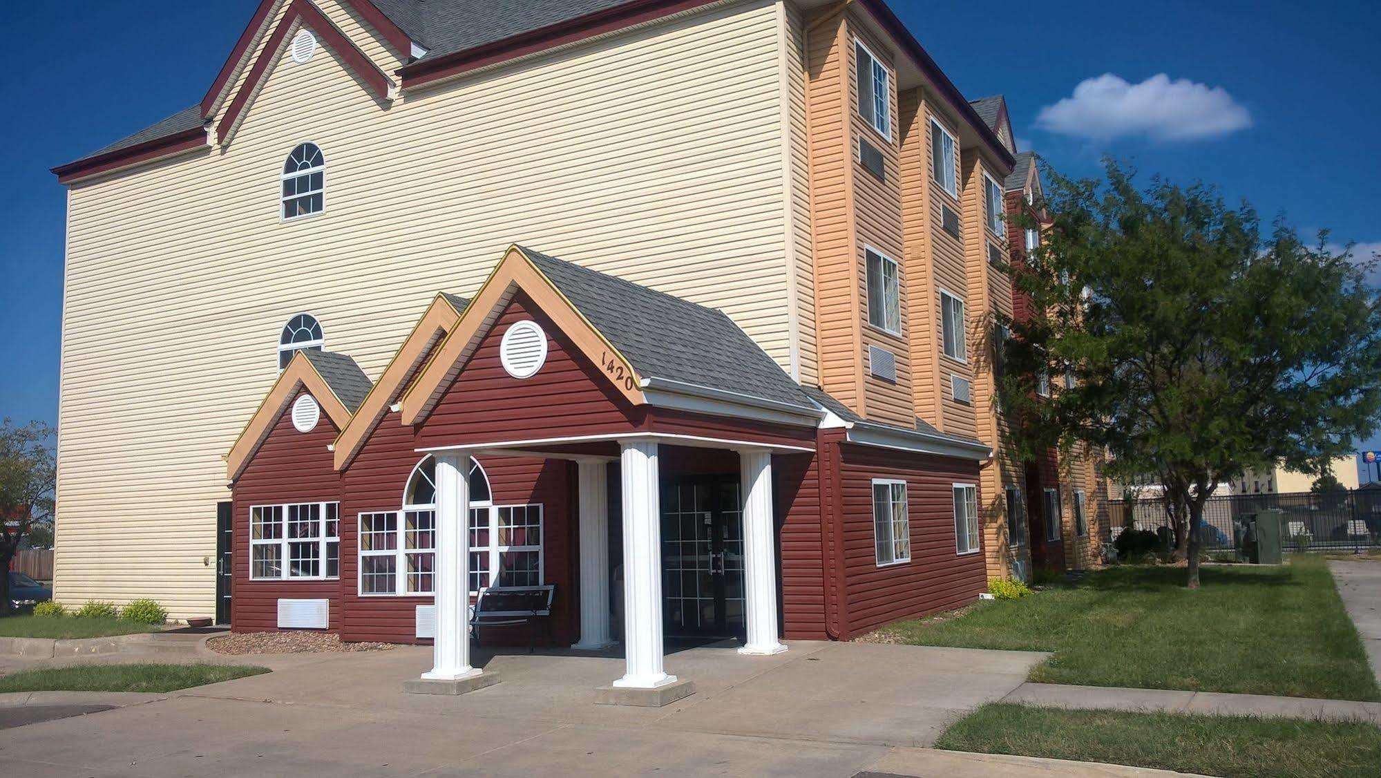 Days Inn & Suites By Wyndham Hutchinson Eksteriør billede